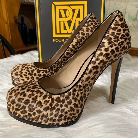 POUR La Victoire Ivette Leopard Pattern PU Hi Heel - Picture 3 of 8